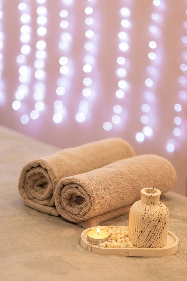 Serviettes et bougie, ambiance détente