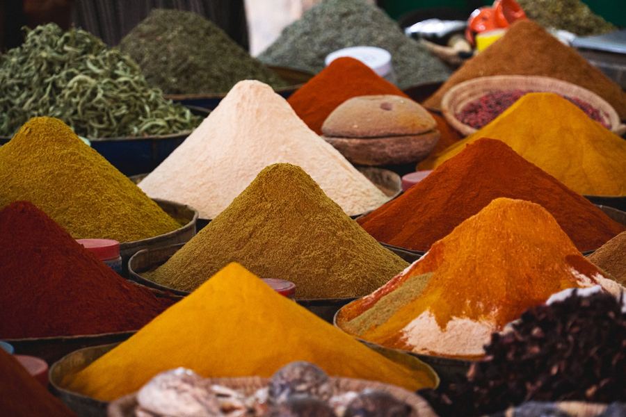 Épices colorées