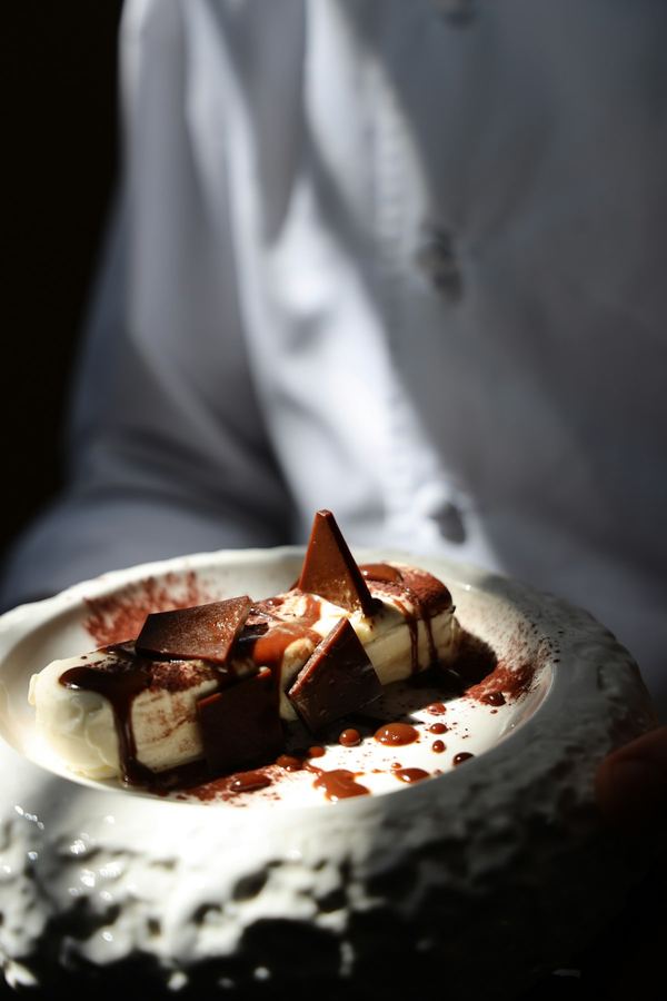Dessert chocolat servi à table
